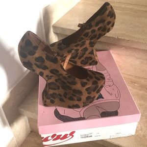 Women’s Jeffrey Campbell heel less night walk